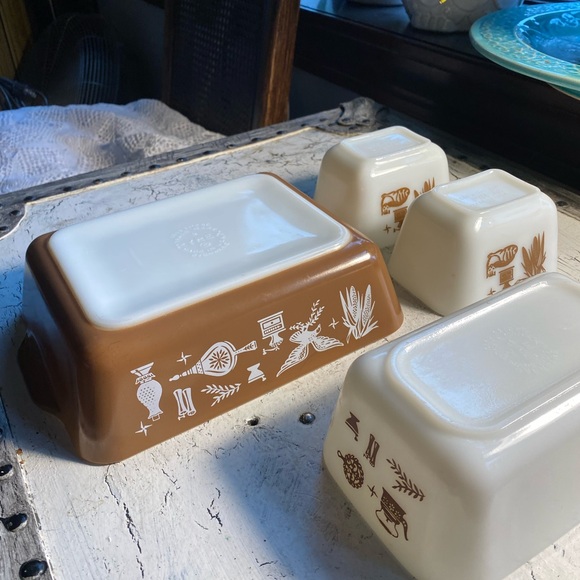 Pyrex Americana set of 4 Refrigerator Boxes - Picture 11 of 12